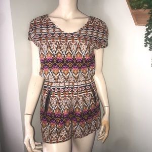 ✨ 4/$20 SALE! ✨ Tribal print Romper Size Small